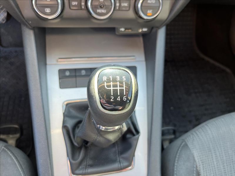 Škoda Octavia 2,0 TDi STYLE ROZVODY SERVIS - fotka 23 z 46