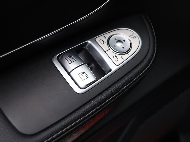 Mercedes-Benz Třídy V 2,0 V 300 d L Auto 174kW DPH - fotka 19 z 34