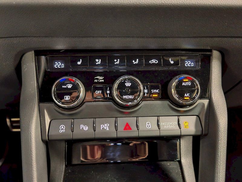 Škoda Karoq (2025) 1.5 TSI 110 kW DSG Sportline - fotka 18 z 32