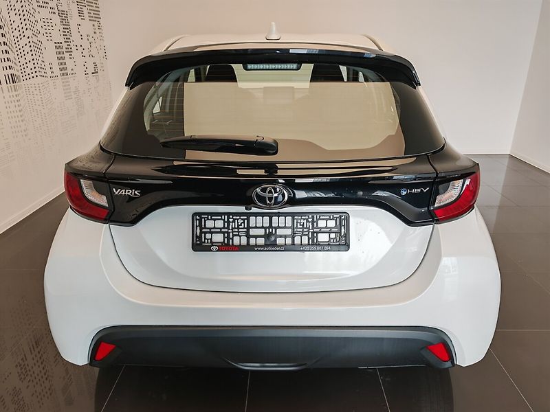Toyota Yaris 1.5 Hybrid Comfort - fotka 5 z 28