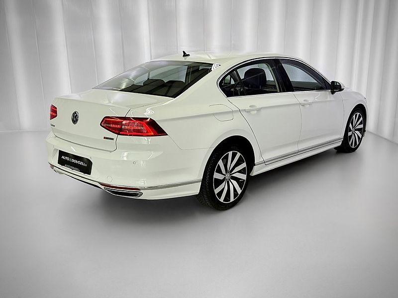 Volkswagen Passat 2.0TSI 200KW DSG 4MOTION R-LIN - fotka 6 z 28