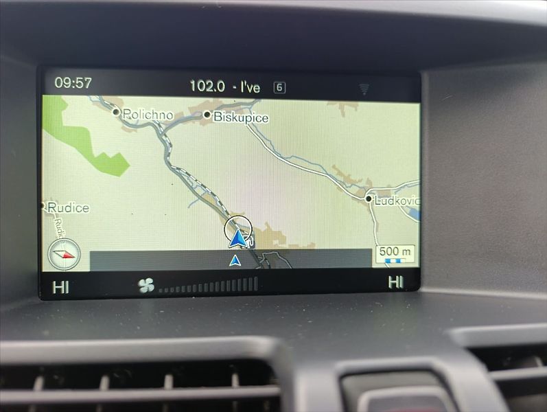 Volvo XC60 2,4 D4 Automat.4x4,Navi,Kůže, - fotka 18 z 32