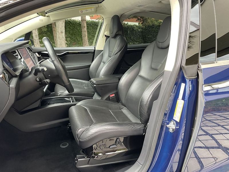 Tesla Model X 90D AWD, 7míst, tažné zařízení - fotka 12 z 43