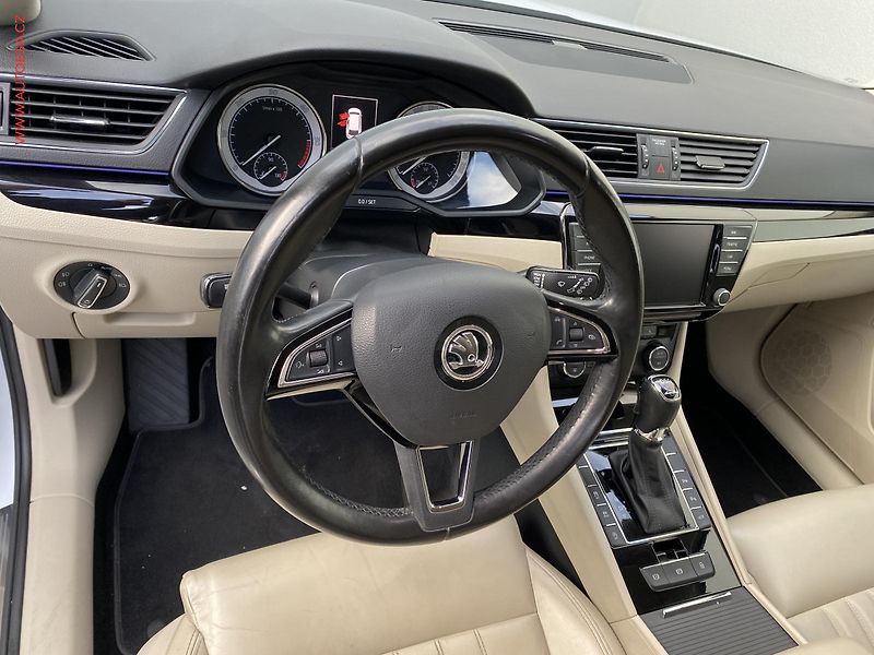 Škoda Superb (2016) 2.0 TDi 4x4, ČR, Style, DSG - fotka 16 z 21
