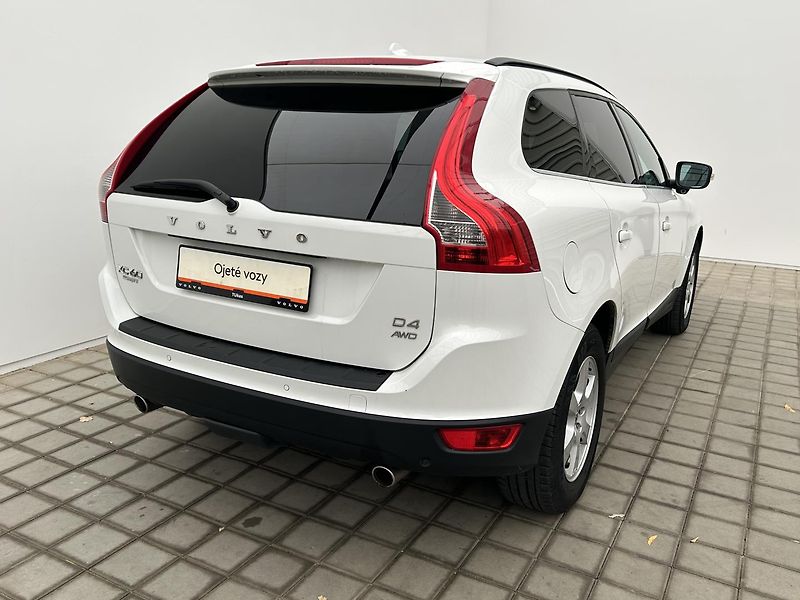 Volvo XC60 2.4 D4 4x4 Momentum - fotka 5 z 25