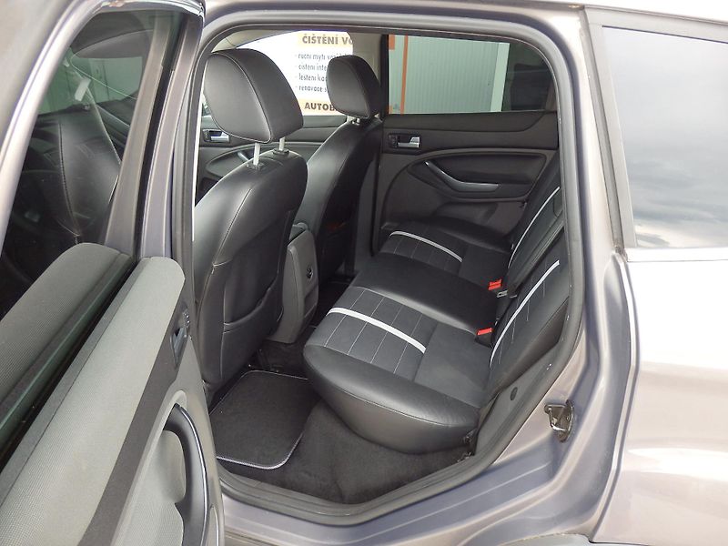 Ford Kuga 2.0 TDCi 4x4 ZÁLOHOVÁNO - fotka 7 z 17