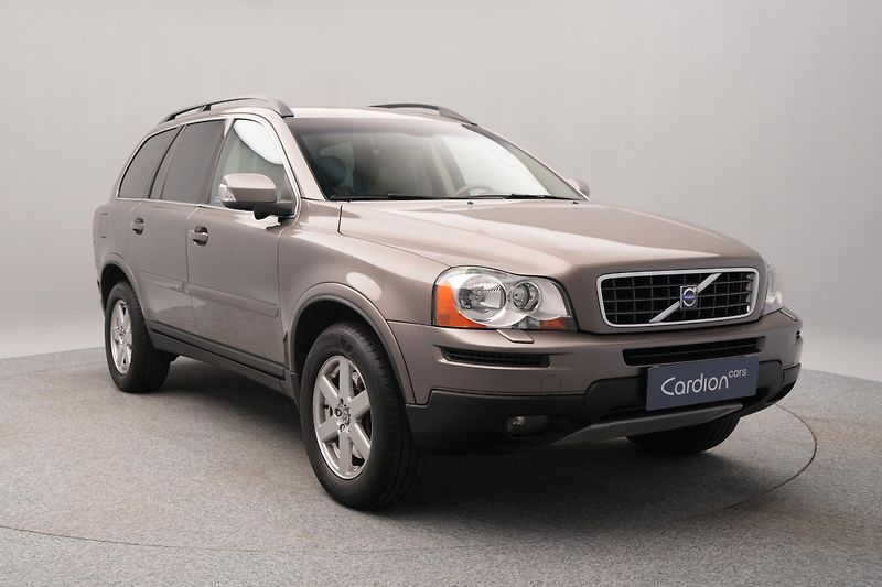 Volvo XC90 D5 AWD SUMMUM AUT CZ  - fotka 12 z 41