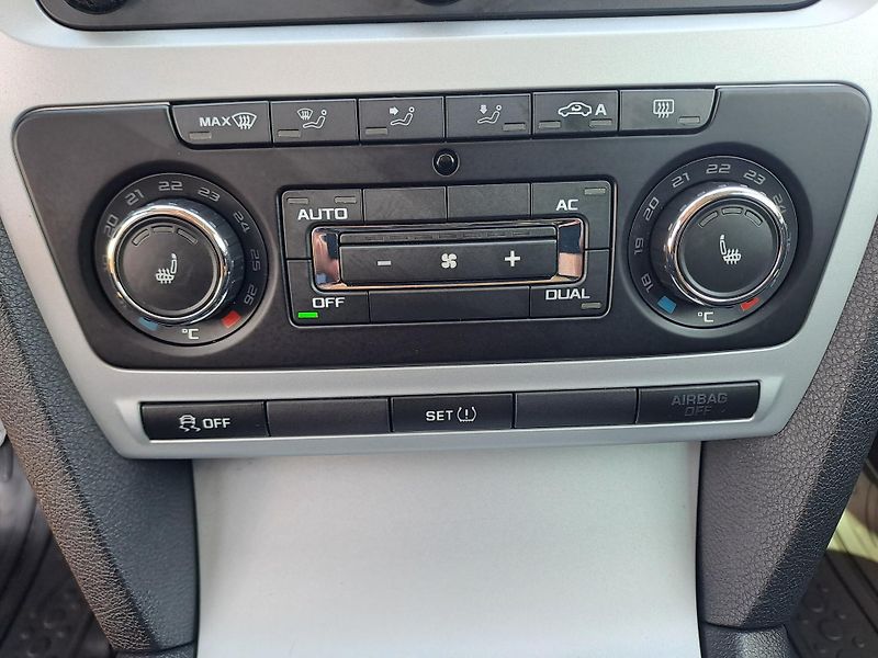 Škoda Octavia (2011) 1.6 TDi, PĚKNÝ STAV - fotka 27 z 30