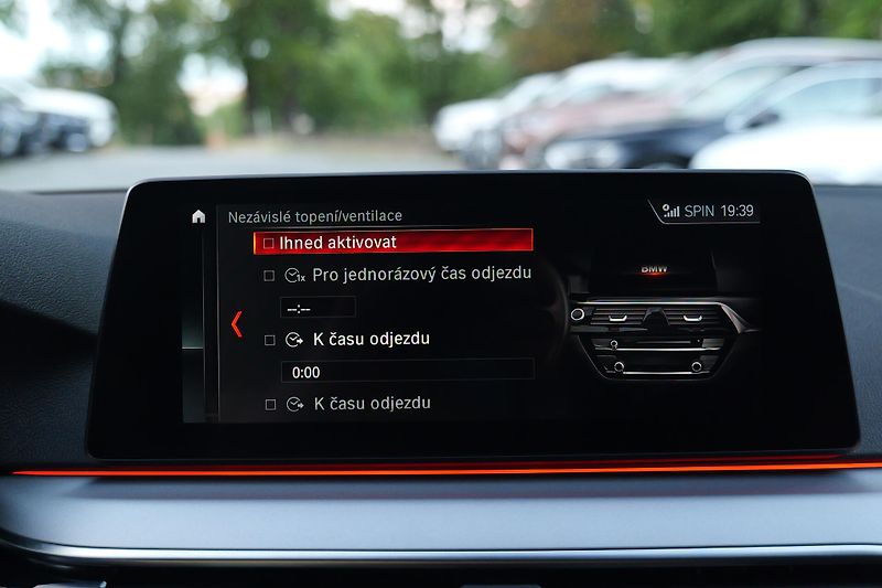 BMW Řada 5 530xD Aktiv.Podvozek TopVýbava - fotka 43 z 48