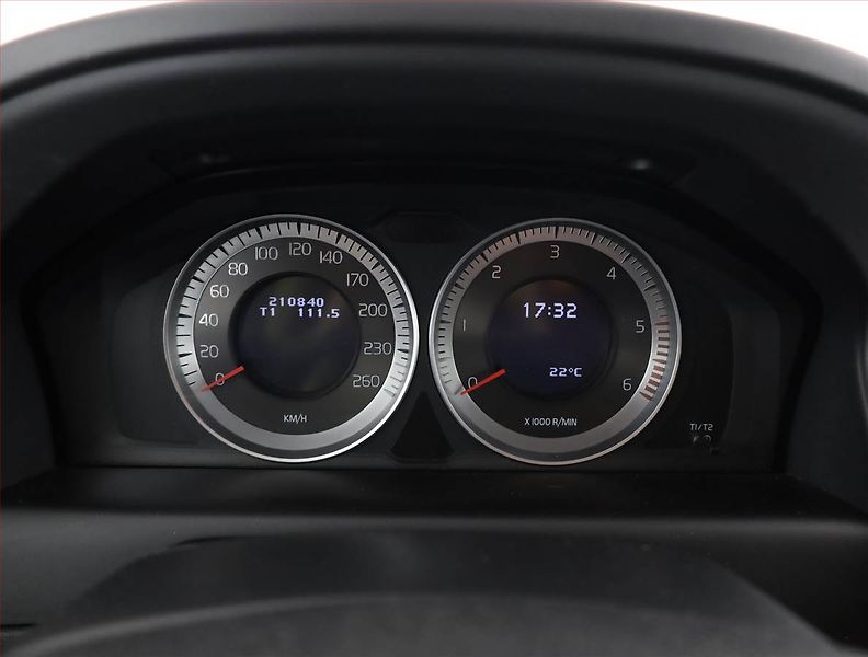 Volvo XC60 (2012) D5, 4X4, Automat, ČR,1.maj - fotka 9 z 16