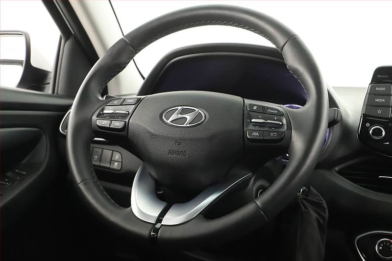 Hyundai i30 (2023) Family 1.0 T-GDI, Serv.kniha - fotka 13 z 14