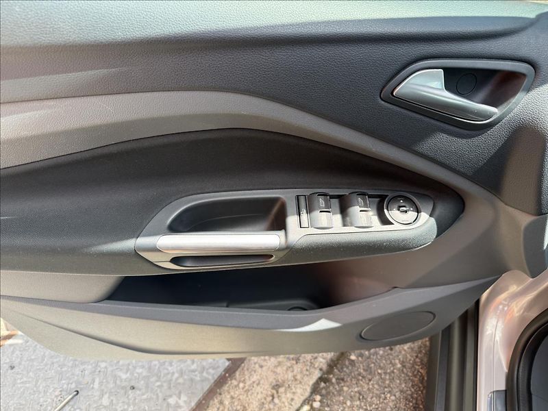 Ford C-MAX 1,6 TDCi  TITANIUM - fotka 10 z 28