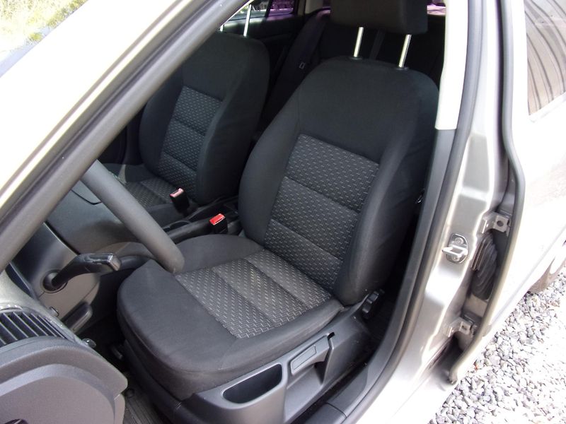 Škoda Octavia (2011) 1.6 MPi 75kW BSE KLIMA TOP KM - fotka 13 z 21