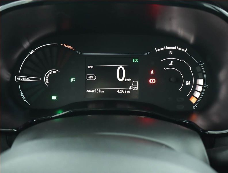 Dacia Spring (2023) Electric 65 (27 kWh), SoH 93% - fotka 11 z 16