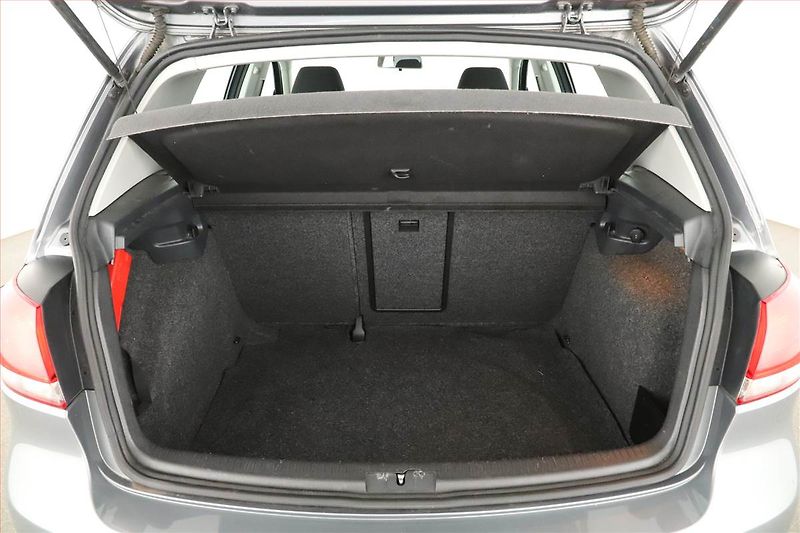 Volkswagen Golf (2012) 1.2 TSI, Tempomat - fotka 10 z 11