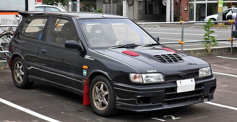 Deštník, který je ve výbavě vozů Škoda Fabia, má svou schránku pod sedadlem spolujezdce.