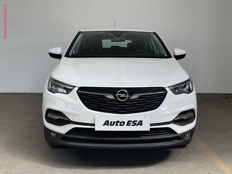 Opel Grandland X (2018) 1.2T, Edition, TZ - fotka 2 z 16