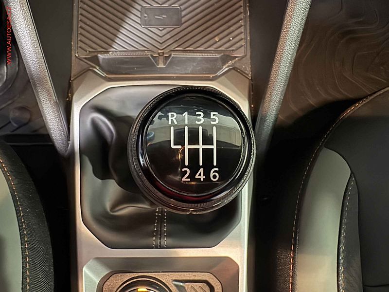 Dacia Duster (2024) 1.2 TCe, 1.maj,ČR, Prestige - fotka 19 z 19