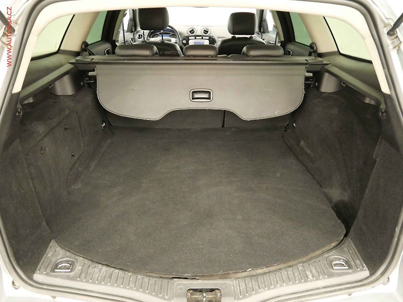 Ford Mondeo (2010) 2.0i, ČR, AT, xenon, autoAC - fotka 7 z 20