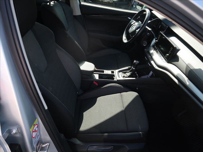 Škoda Octavia 2,0 TDi,1majČR,Serv.kn.,DPH - fotka 13 z 25