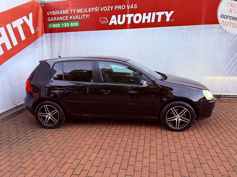 Volkswagen Golf 2.0 TDi, ČR - fotka 5 z 20