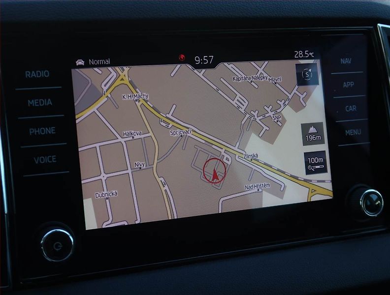 Škoda Karoq (2018) Style 2.0 TDI, 4x4,Style - fotka 21 z 24