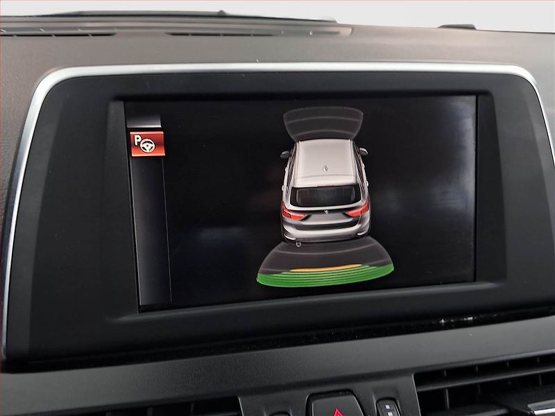 BMW Řada 2 (2016) 216d Gran Tourer, Navi - fotka 21 z 22