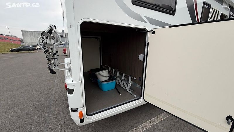 McLouis MC4 873 2.2 MJ 103 kW - fotka 15 z 18