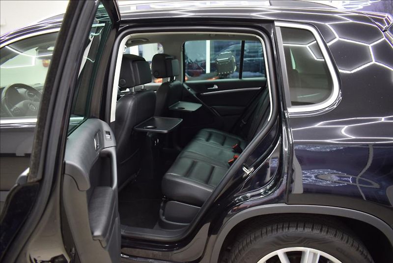 Volkswagen Tiguan 2,0 TDi, Sport&Style,DSG,Xen, - fotka 11 z 37