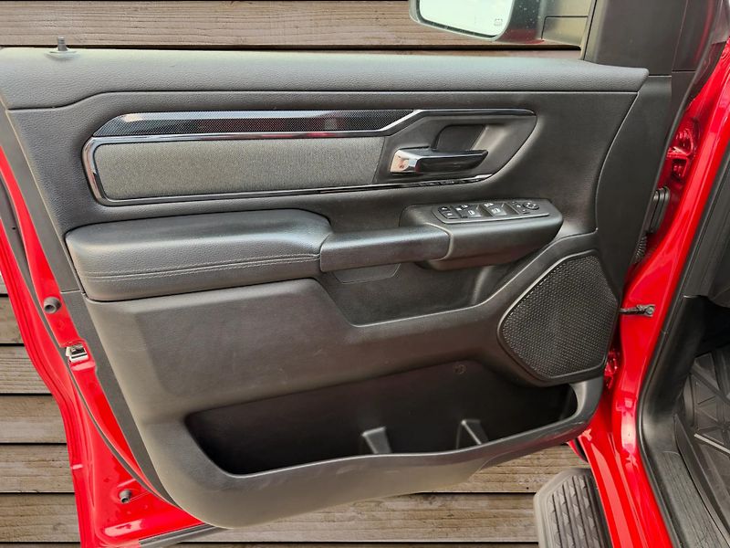 Dodge RAM (2022) +BUILT TO SERVE+AXLE LOCK+ - fotka 16 z 22