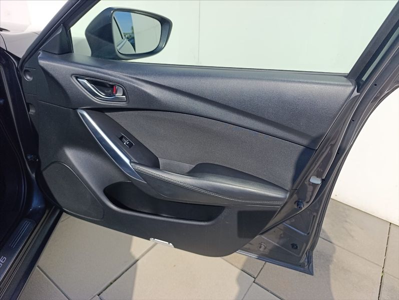 Mazda 6 2,2 D Aut.klima Navigace Tažné - fotka 26 z 41
