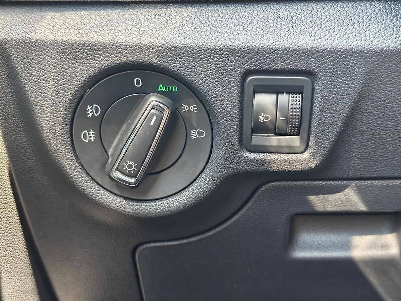Škoda Kamiq Top Selection 6MP 1,0TSI - fotka 18 z 22