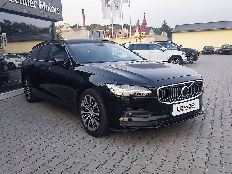 Volvo V90 B5 2.0/184kW Momentum Pro - fotka 3 z 39