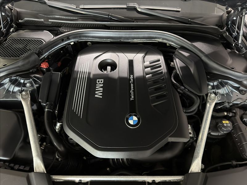 BMW Řada 5 3,0   540i LUXURY M-PAKET HARM - fotka 40 z 40