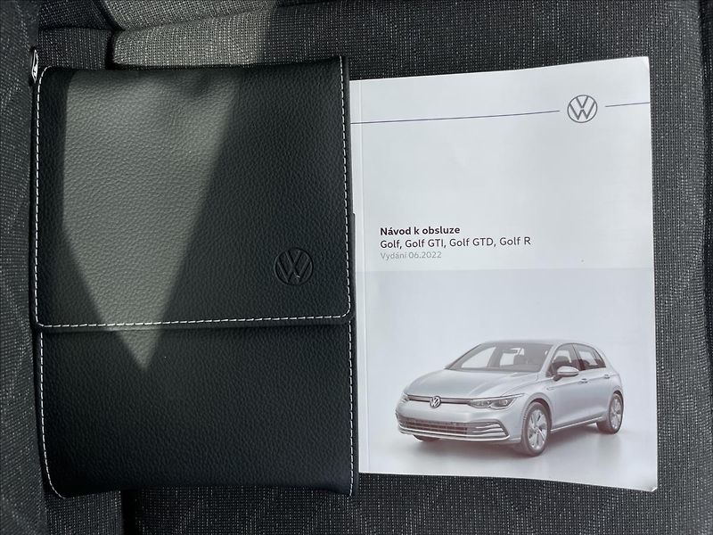 Volkswagen Golf 1,0 TSI LIFE KESSY+Kamera - fotka 18 z 23