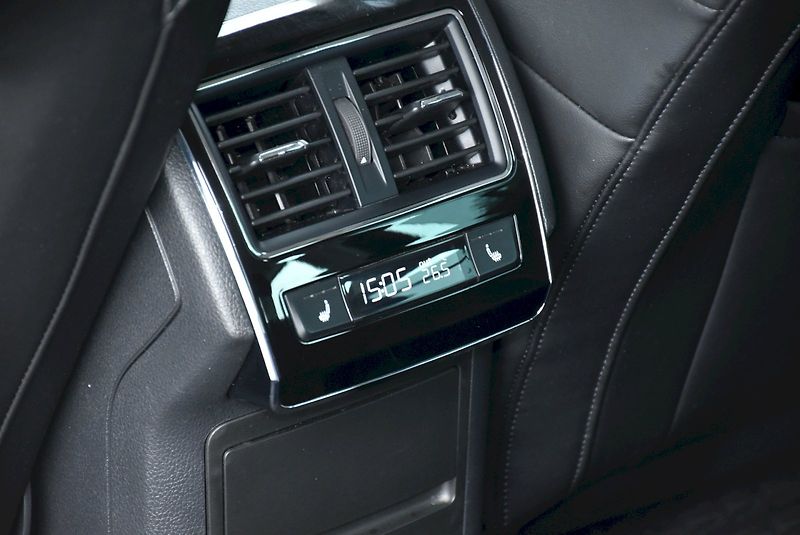 Škoda Superb (2023) L&K 2.0 TDI 110kW DSG - fotka 27 z 35
