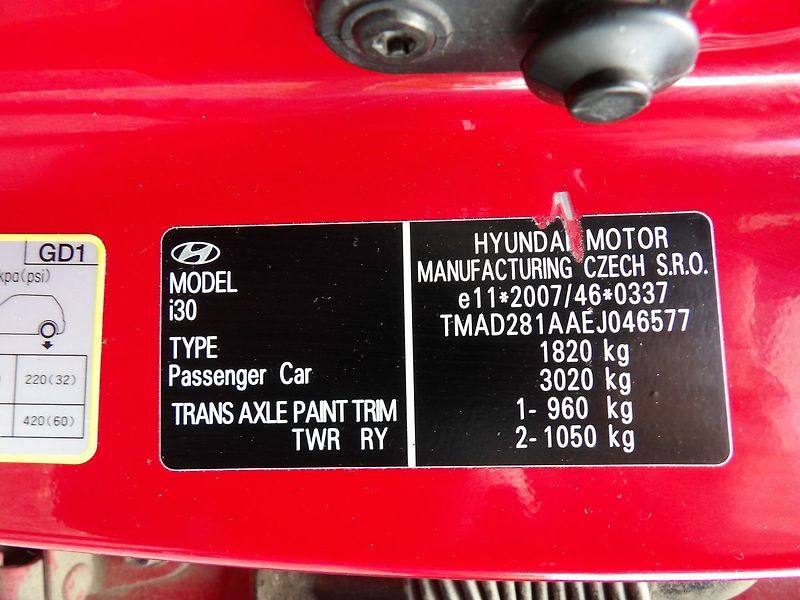 Hyundai i30 1.4i CVVT Trikolor ČR - fotka 27 z 28