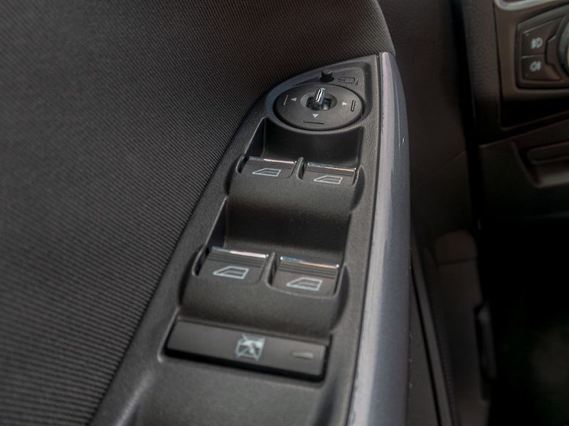 Ford Focus (2012) 1.6i 16V 110KW – VÝBAVA! - fotka 31 z 46