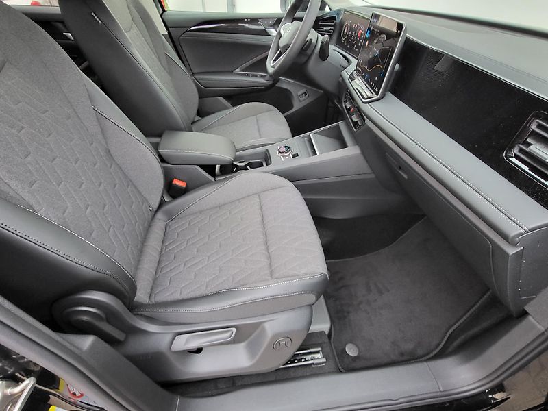 Volkswagen Tiguan (2026) People 1,5 eTSI 110kW mHEV - fotka 18 z 27