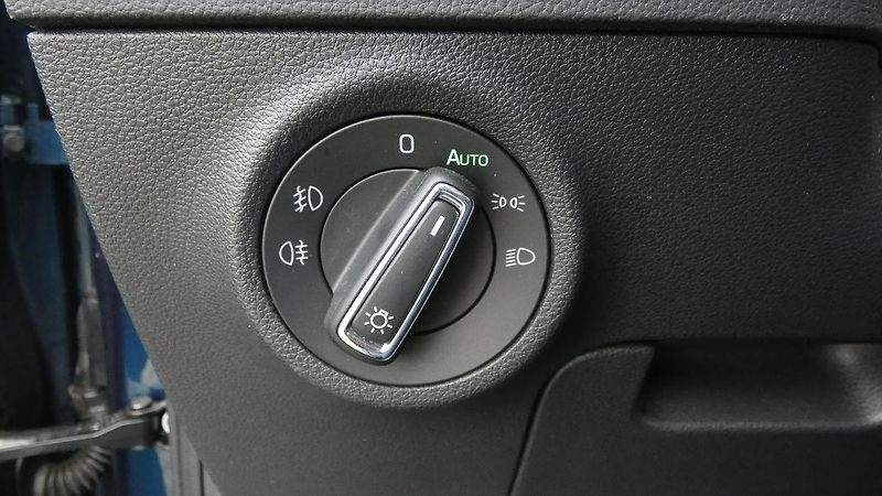 Škoda Karoq 1,5 TSI DSG Style - fotka 10 z 21