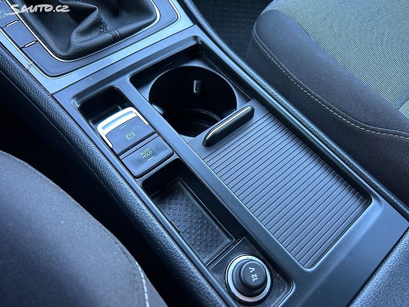 Volkswagen Golf (2015) 1.6 TDi 81KW servisni kniha - fotka 21 z 44
