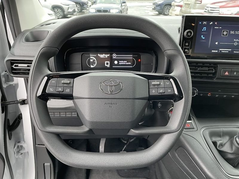 Toyota ProAce City Verso 1.5D 100k 6MT Business - fotka 15 z 26
