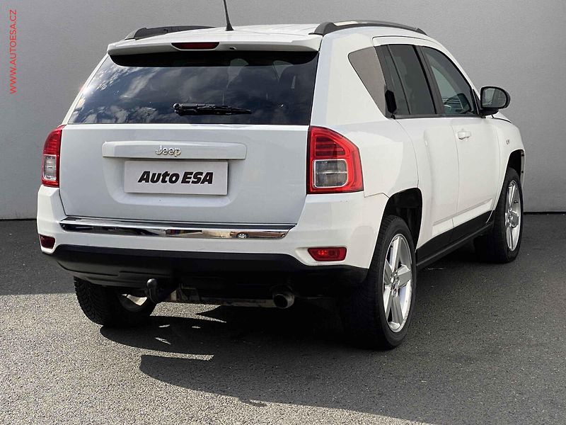 Jeep Compass (2012) 2.2 CRDi 4x4, AC, TZ, navi - fotka 4 z 16