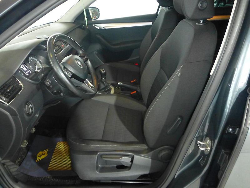 Škoda Octavia (2017) 2,0TDI*NAVIGACE**ALU**PARK.S - fotka 10 z 26