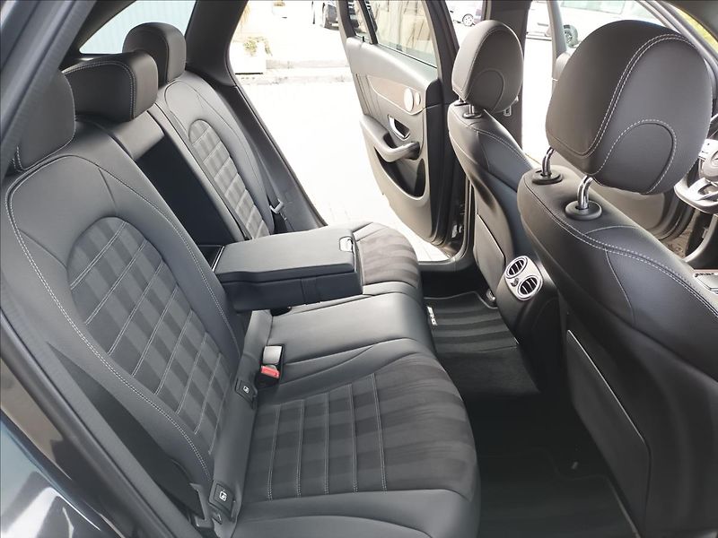 Mercedes-Benz GLC 2,0 300d,180kw,AMG,ČR,PANORAMA - fotka 21 z 39