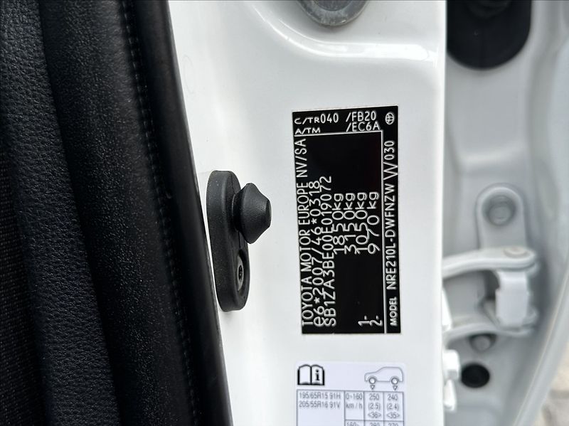 Toyota Corolla 1,2 Turbo 115PS  TS Comfort - fotka 46 z 53