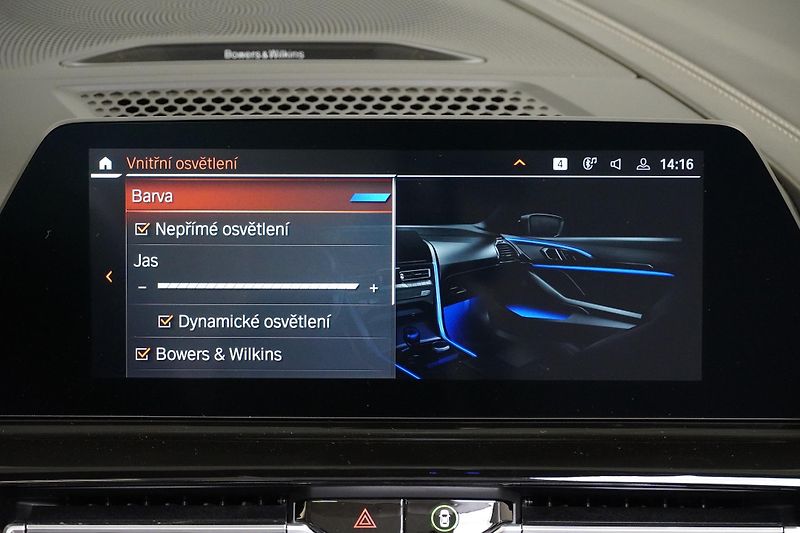 BMW Řada 8 BMW 850i Xdrive cabrio - fotka 36 z 44