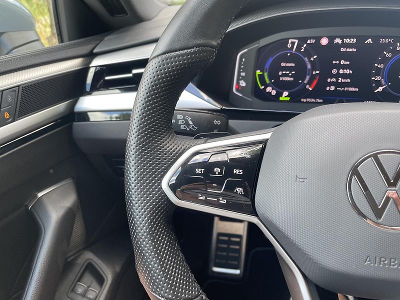Volkswagen Arteon Shooting Brake (2022) 1.4 TSI E-HYBRID R-LINE DSG - fotka 17 z 38