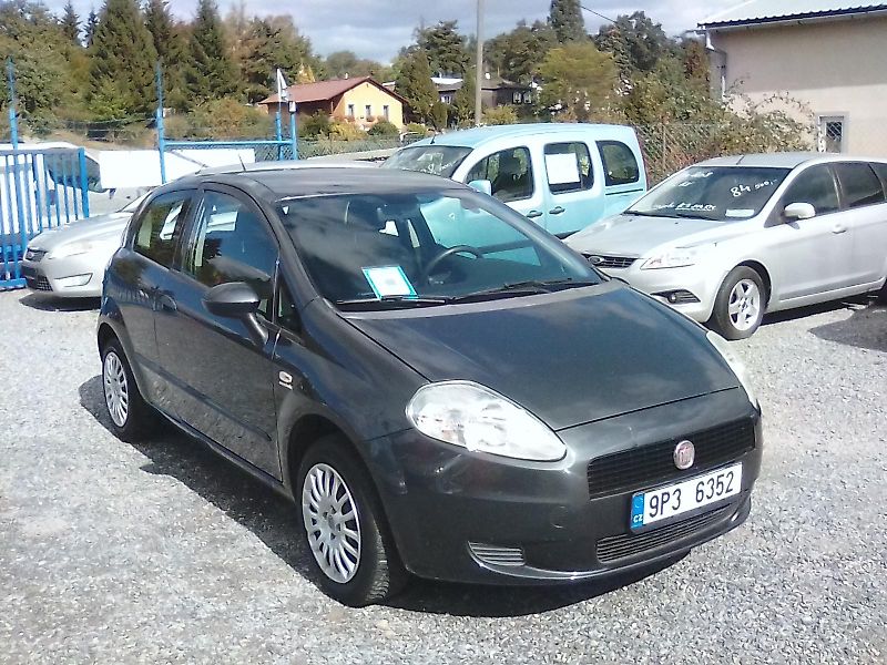 Fiat Punto (2010) 1.2i , 2.majitel - fotka 12 z 32