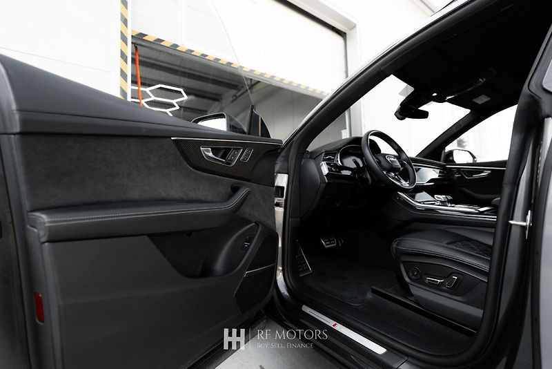 Audi SQ8 (2022) 4.0 TFSI 373kW quattro - fotka 16 z 44